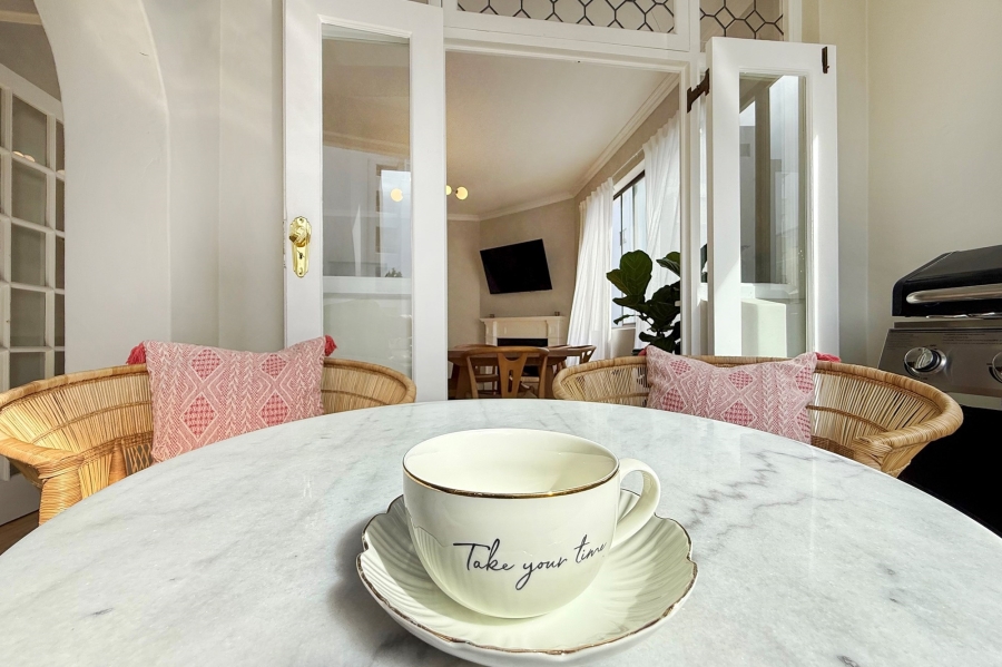 To Let 2 Bedroom Property for Rent in Sea Point Western Cape